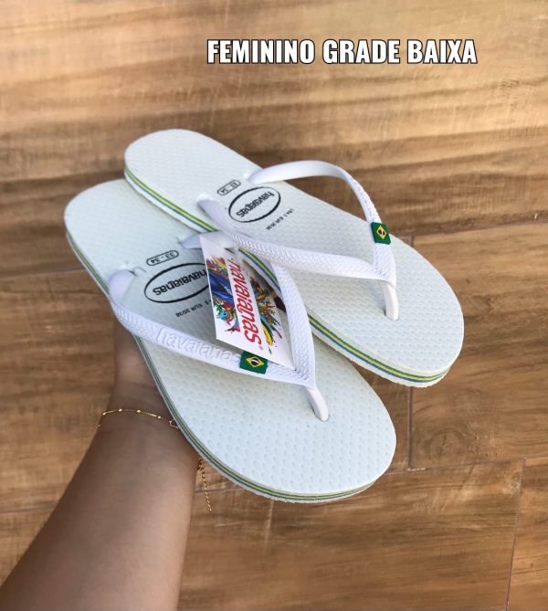 Havaianas de borracha masculinas disponíveis para venda em atacado.