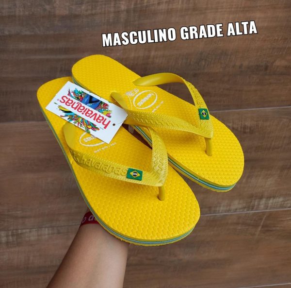 Havaianas de borracha masculinas disponíveis para venda em atacado.