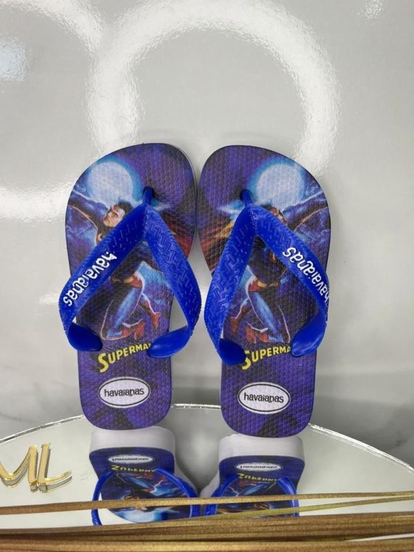 Havaianas infantis estampadas com técnica de transfer digital disponíveis para atacado.