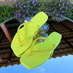 Chinelo de Dedos Quadrada Maldivas Santa Lolla - Conforto Tropical para Revendedores