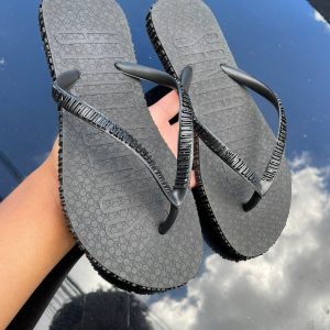 Chinelo de Dedos Maldivas Santa Lolla - Elegância e Conforto para Revenda